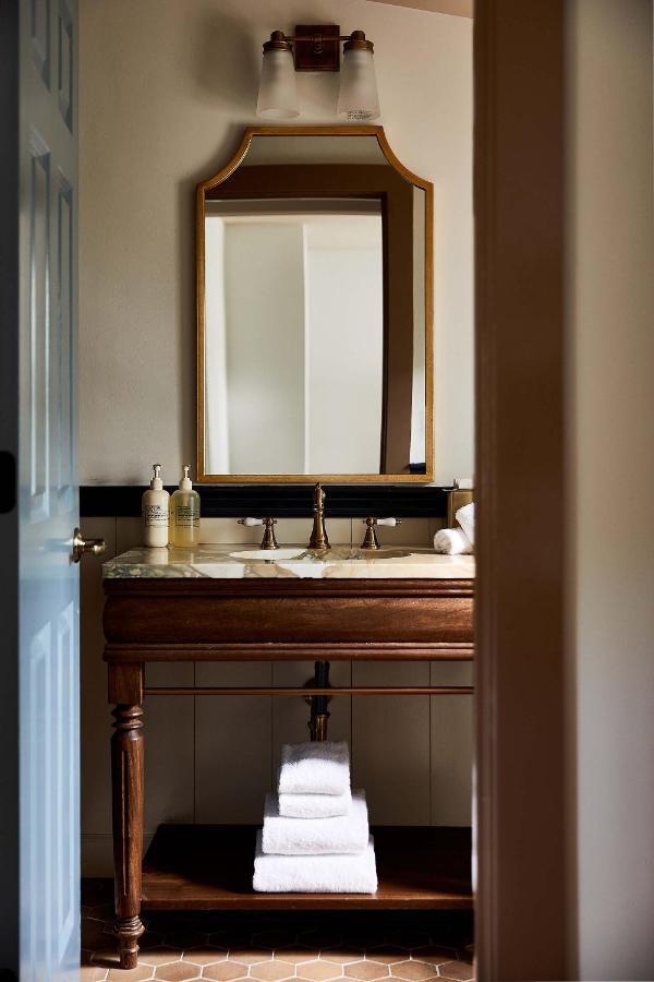 Blue Iris By Life House Hotel Nantucket Bagian luar foto
